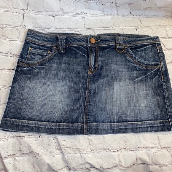 Denim skirt - Picture 1 of 3